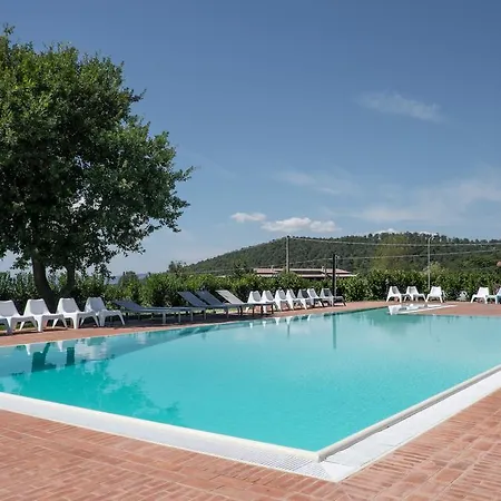 Nadia, With An Exclusive Swimming Pool *