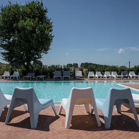 Nadia, With An Exclusive Swimming Pool * Monterosi